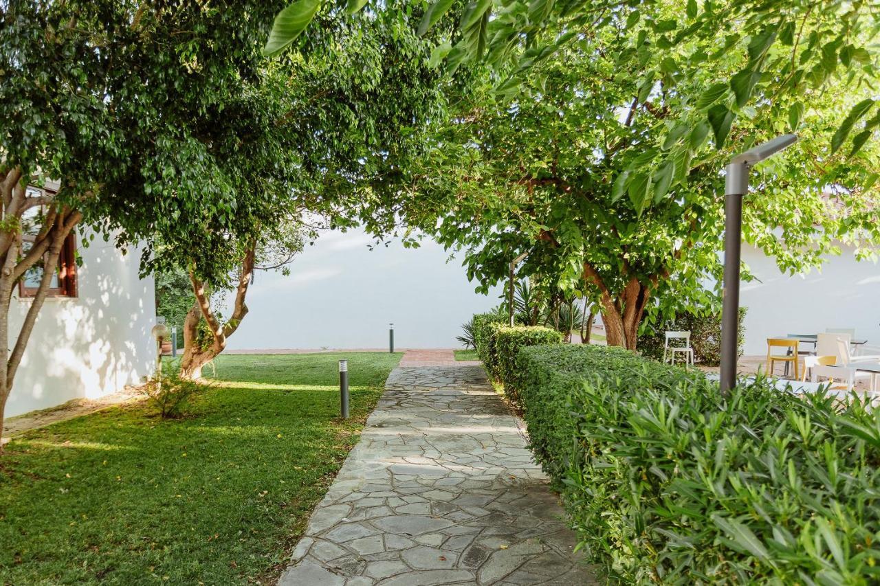 Resort Fior Di Sardegna Posada  Εξωτερικό φωτογραφία